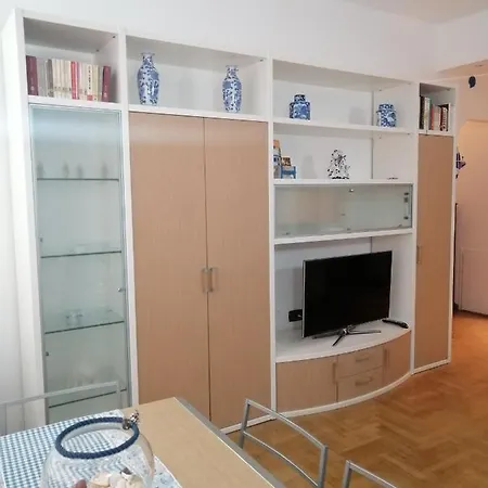 Chiaralice/home: 10 Min Mare - 5 Min Centro Apartment *